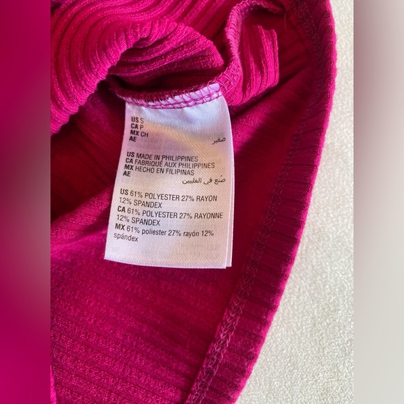 Bar III Magenta Ribbed Cropped Long Sleeve with a Scoop Neck - Picture 4 of 4